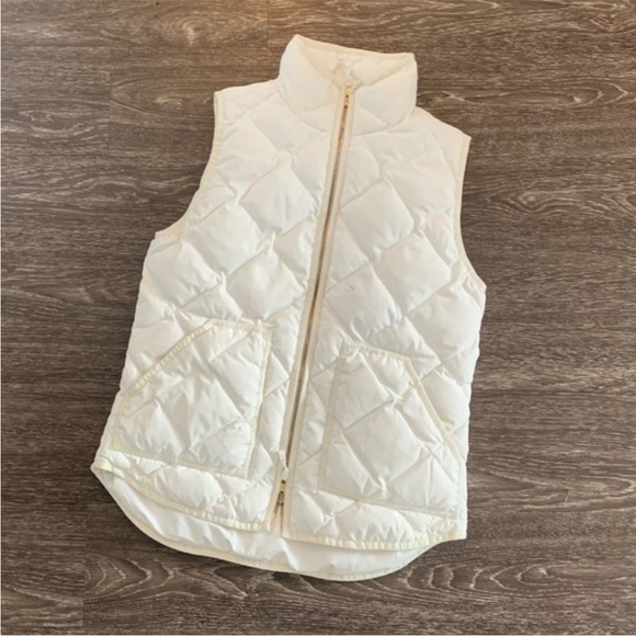 J. Crew Down Quilted Winter Vest. Size XS - Picture 2 of 10